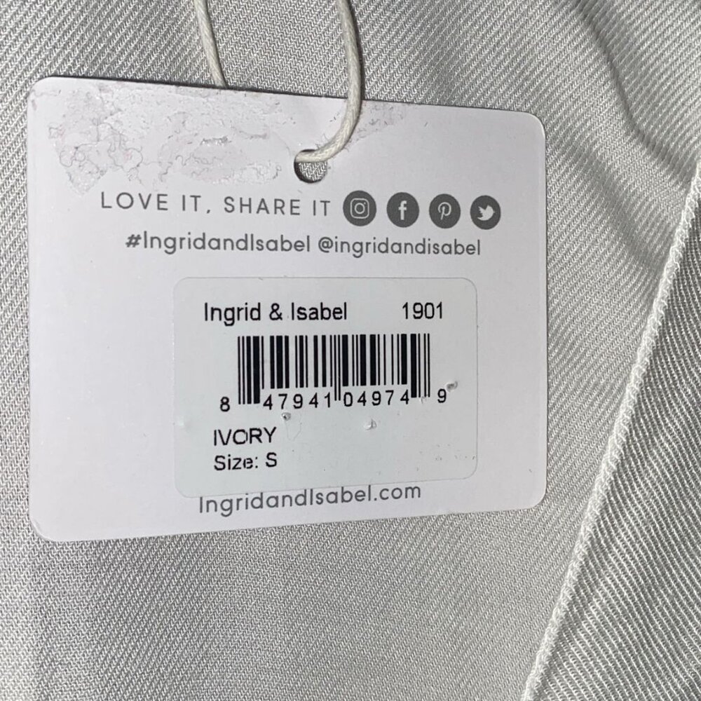 Ingrid & Isabel zero sleeve white blouse - Picture 6 of 6
